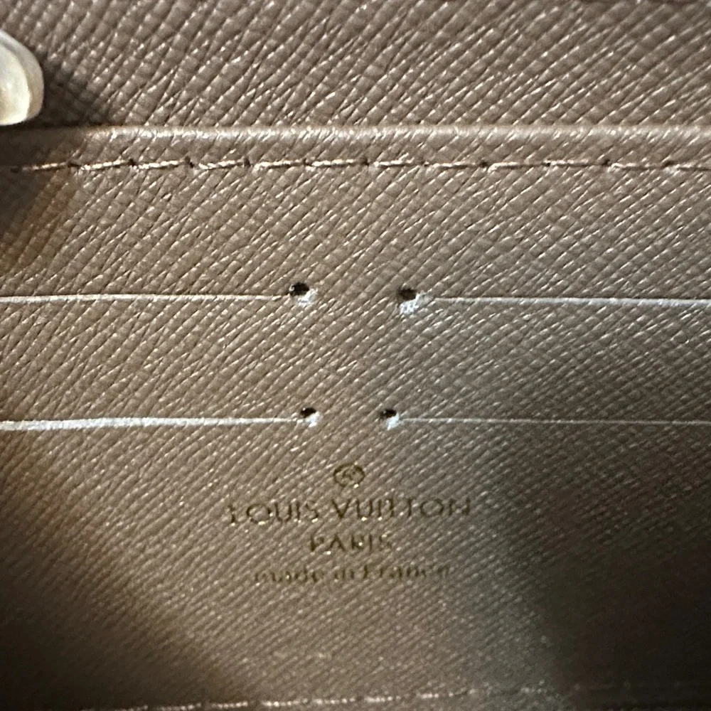 Louis Vuitton Damier Ebene Wallet - Picture 4 of 5